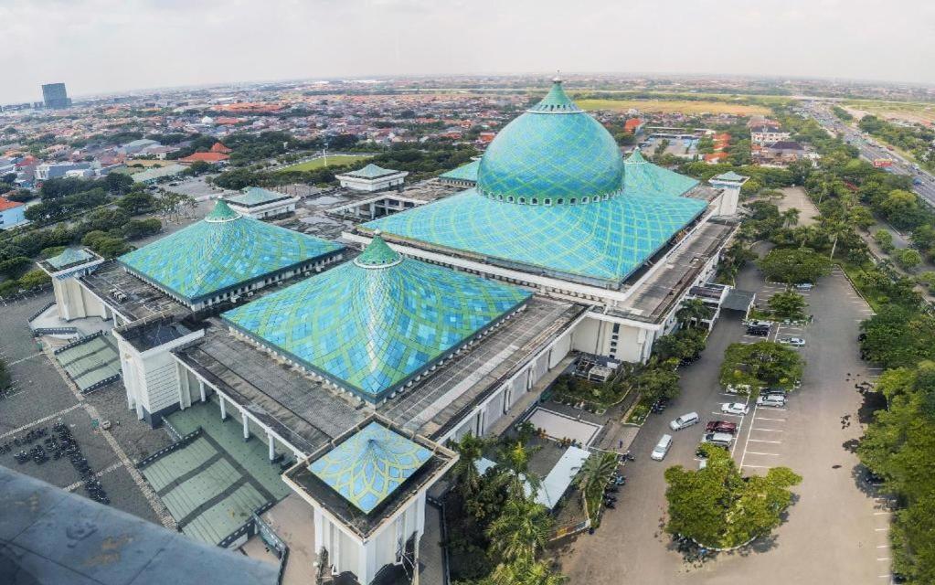 My Tower Hotel Surabaya Exterior foto