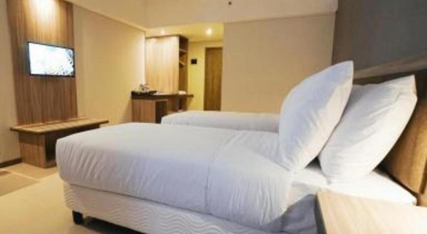 My Tower Hotel Surabaya Exterior foto