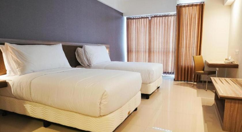 My Tower Hotel Surabaya Exterior foto
